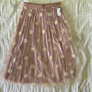 Pink pleated midi skirt. Floral embroidery on mesh/tulle. NWT, medium